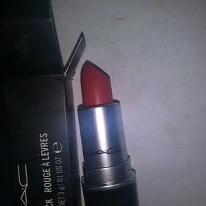 MAC Cosmetics Makeup - MAC LIPSTICK 08 RELENTLESSLY RED MAC Cosmetics Makeup - MAC LIPSTICK 08 RELENTLESSLY RED